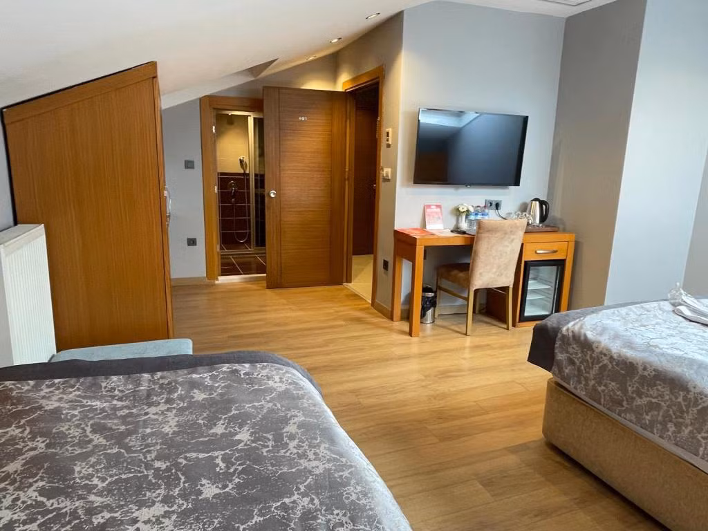 My Rose Hotel  — 8