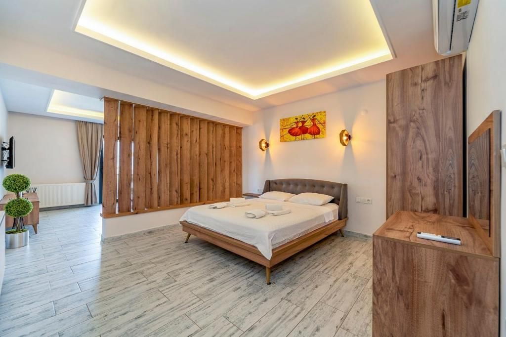 Nakas Suites — 3