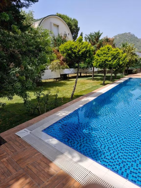 Adens Villalari — 2
