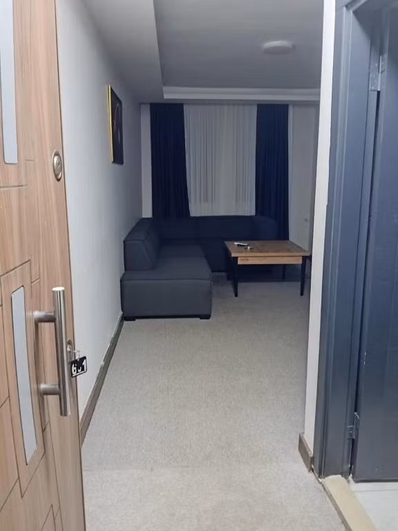 NO 33 SUIT OTEL — 5