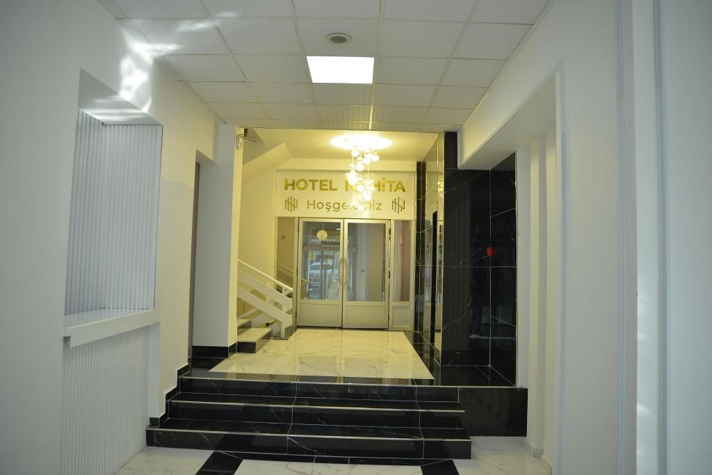 Nahita Hotel — 4