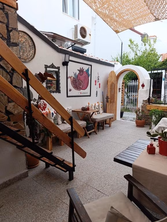 Nar Pansiyon Cafe Sığacık — 10