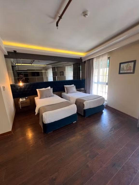 New Point Otel — 3