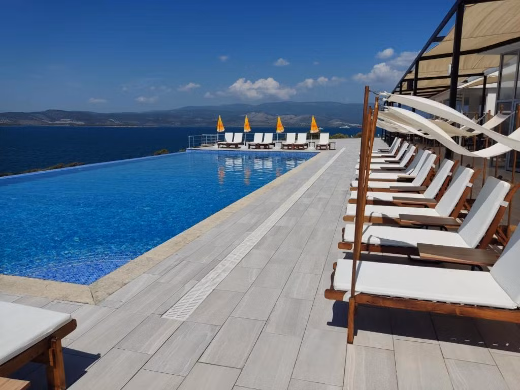 Ni Marin Hotel — 2