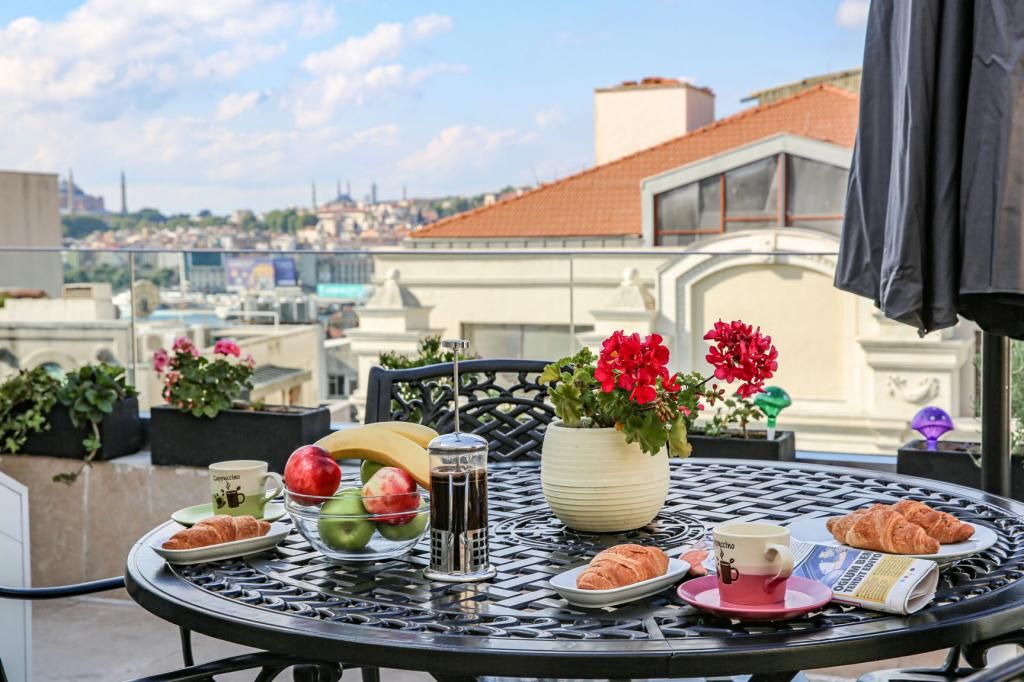 No 8 Galata — 2