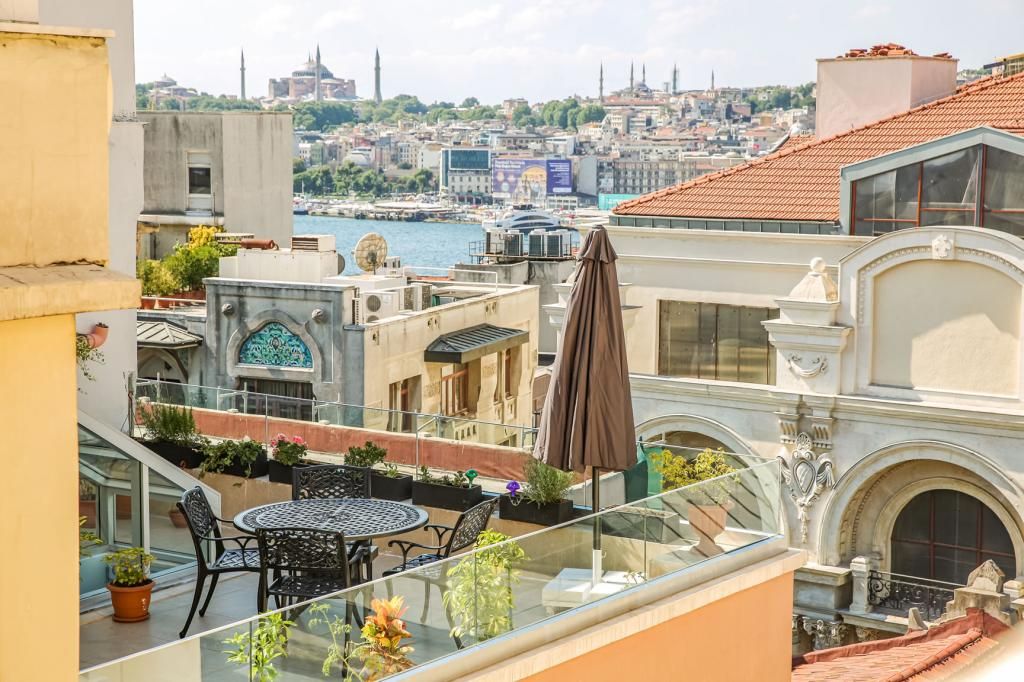 No 8 Galata — 9