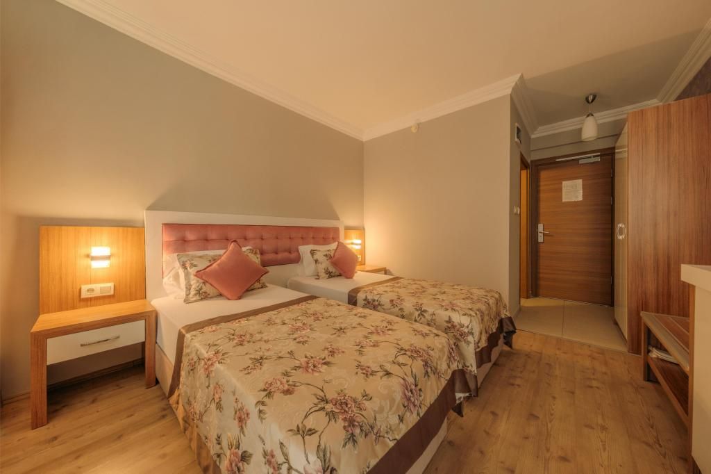 Novis Hotel Cleopatra — 8