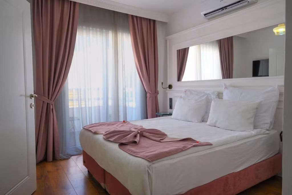 Nun Hotel Lara — 8