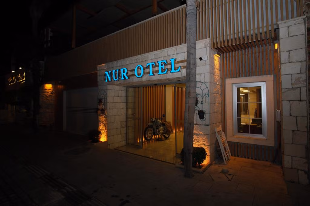 Nur Otel — 3