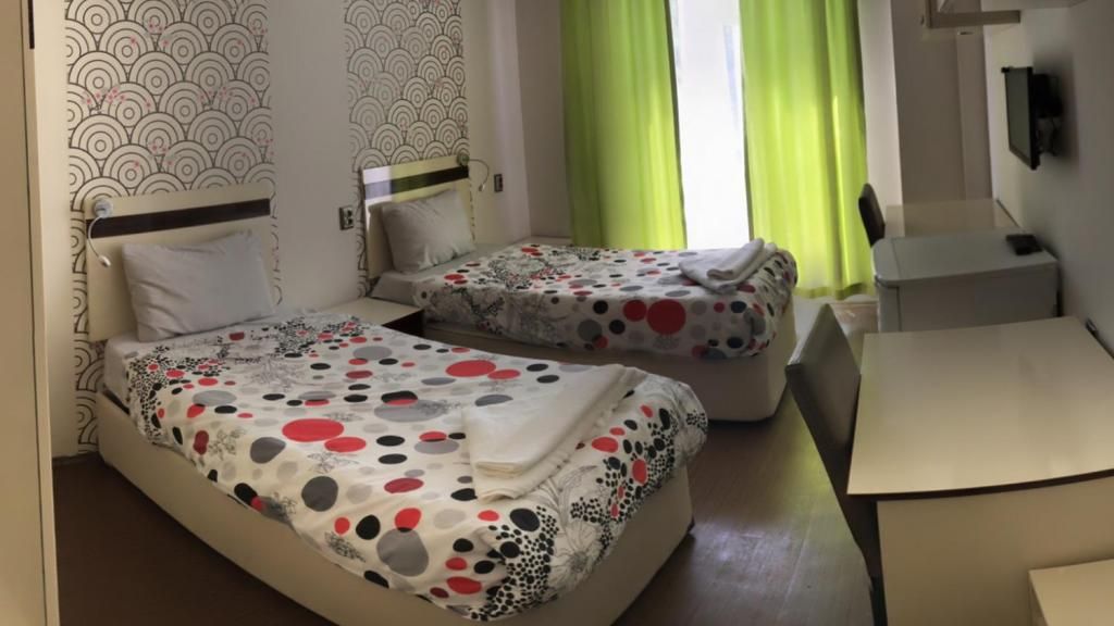 Otel Desire — 2
