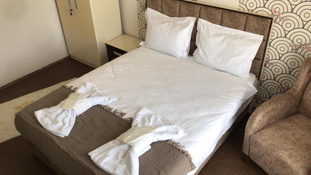 Otel Desire — 3
