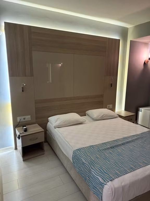 On Hotel — 6