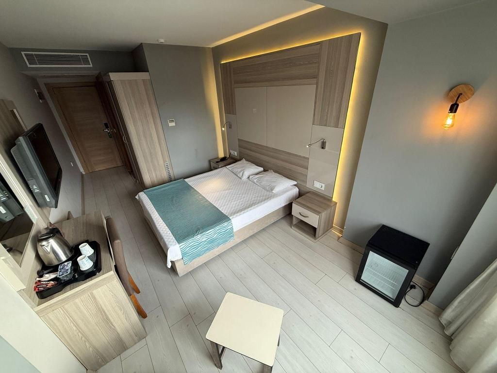 On Hotel — 9