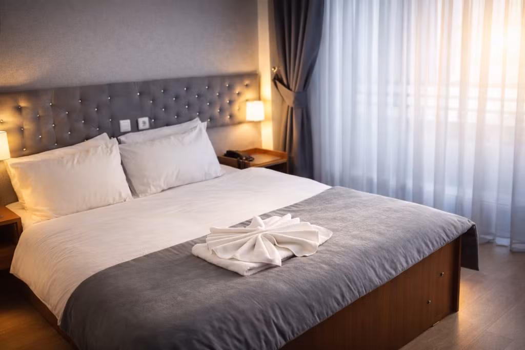Otel Ünlü — 8