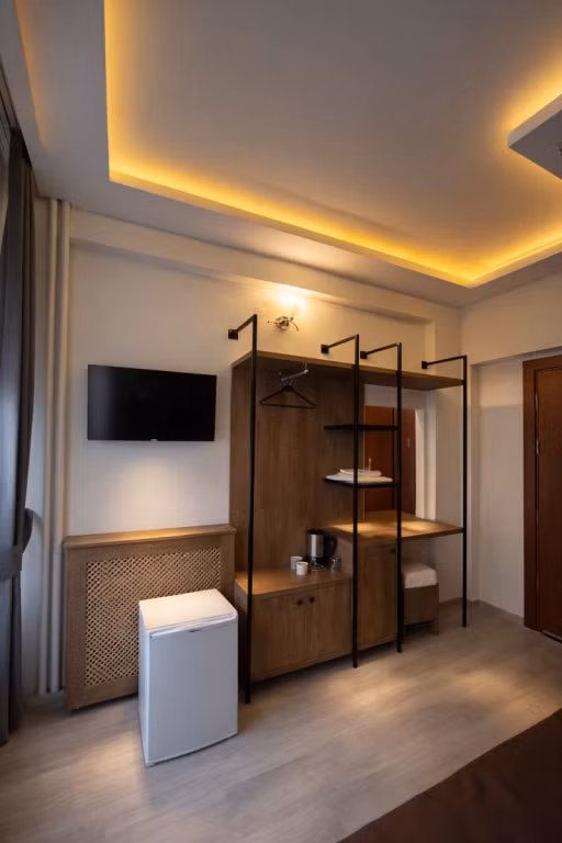 Otel Ünlü — 9