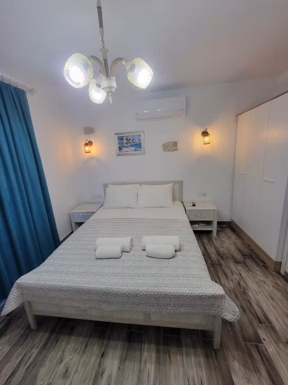 Paris Alaçatı Butik Otel — 8