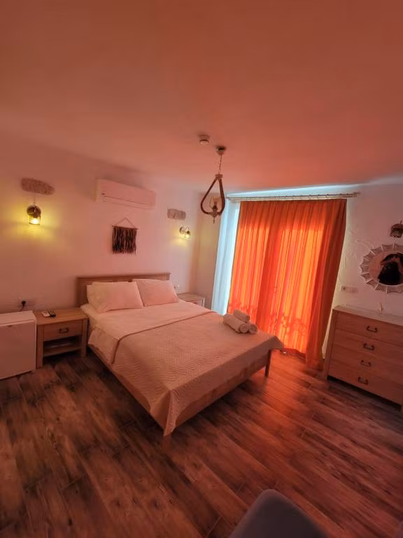 Paris Alaçatı Butik Otel — 10