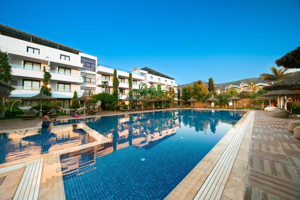 Palmonte Suites Hotel — 4