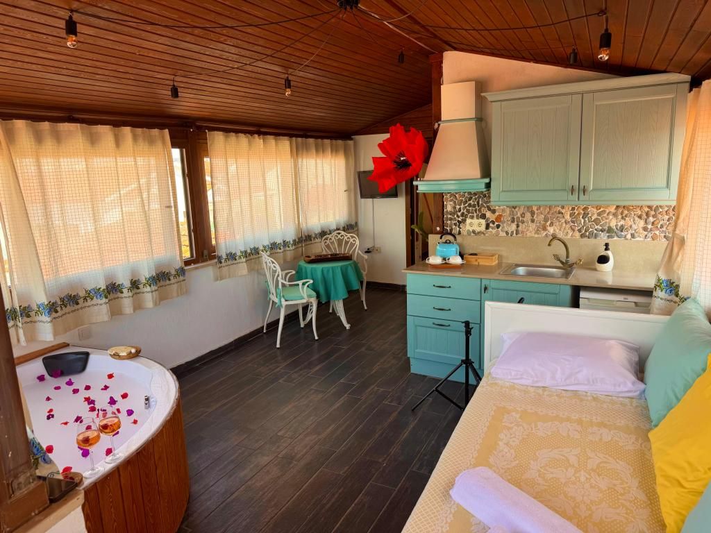 Pangea Sığacık Pansiyon & Bistro