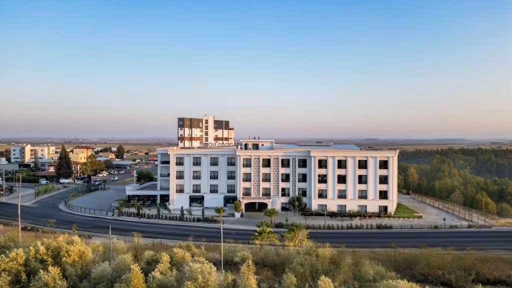 Paradisos Hotel — 2