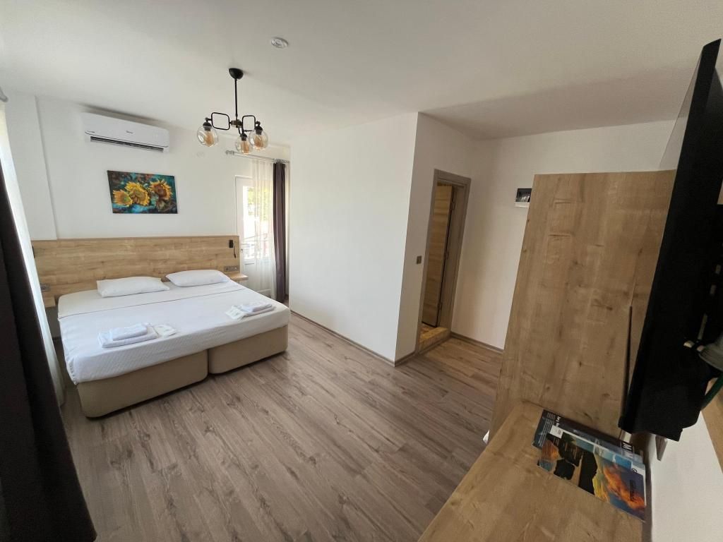 Parli Hotel — 6
