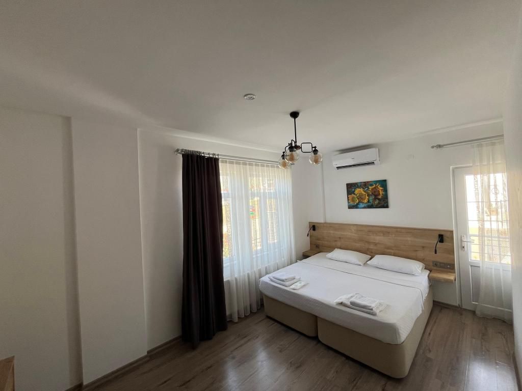 Parli Hotel — 7
