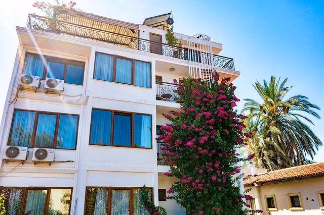 Patron Hotel — 4