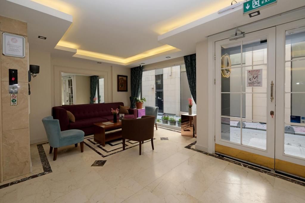 Pera Arya Hotel — 8