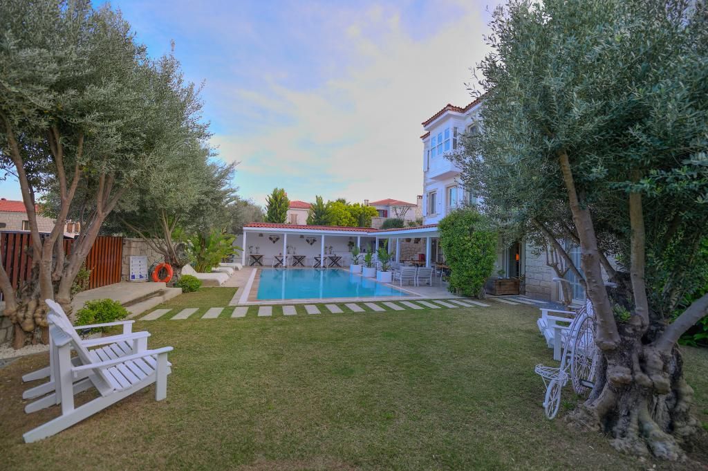 Peremere Alaçatı Otel — 3