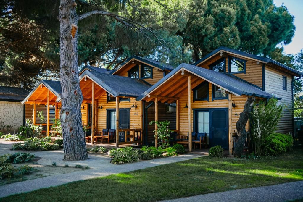 Pino Mar Luxury Bungalows — 9