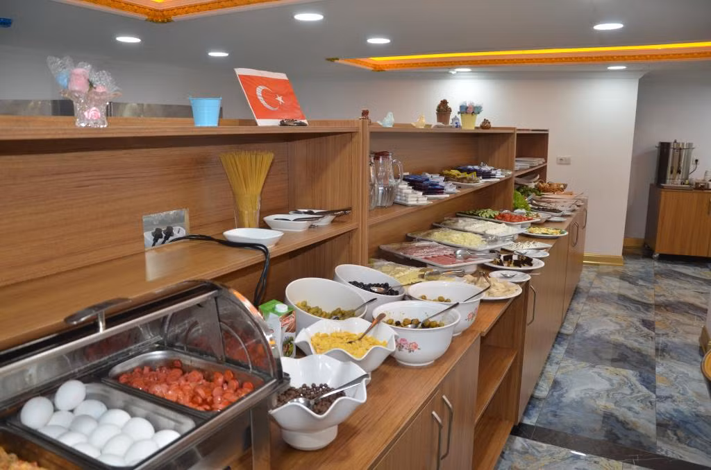 Piyes Otel — 2