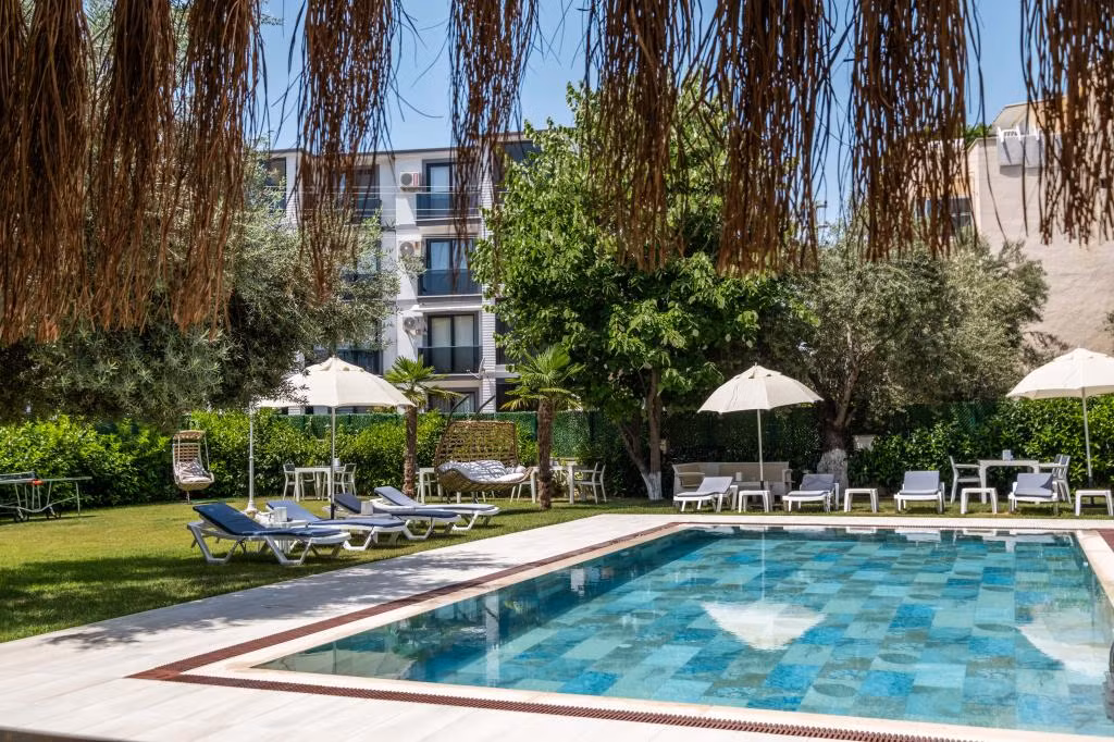 Platanus Hotel — 2