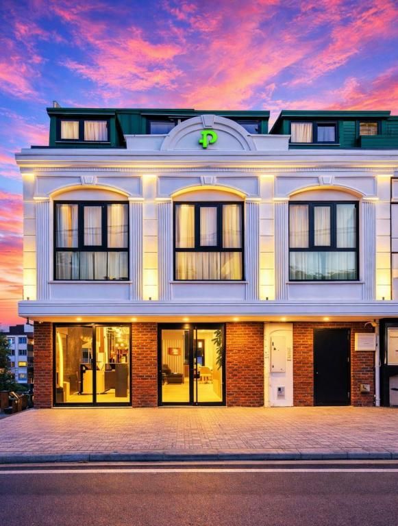 Posetive Hotel