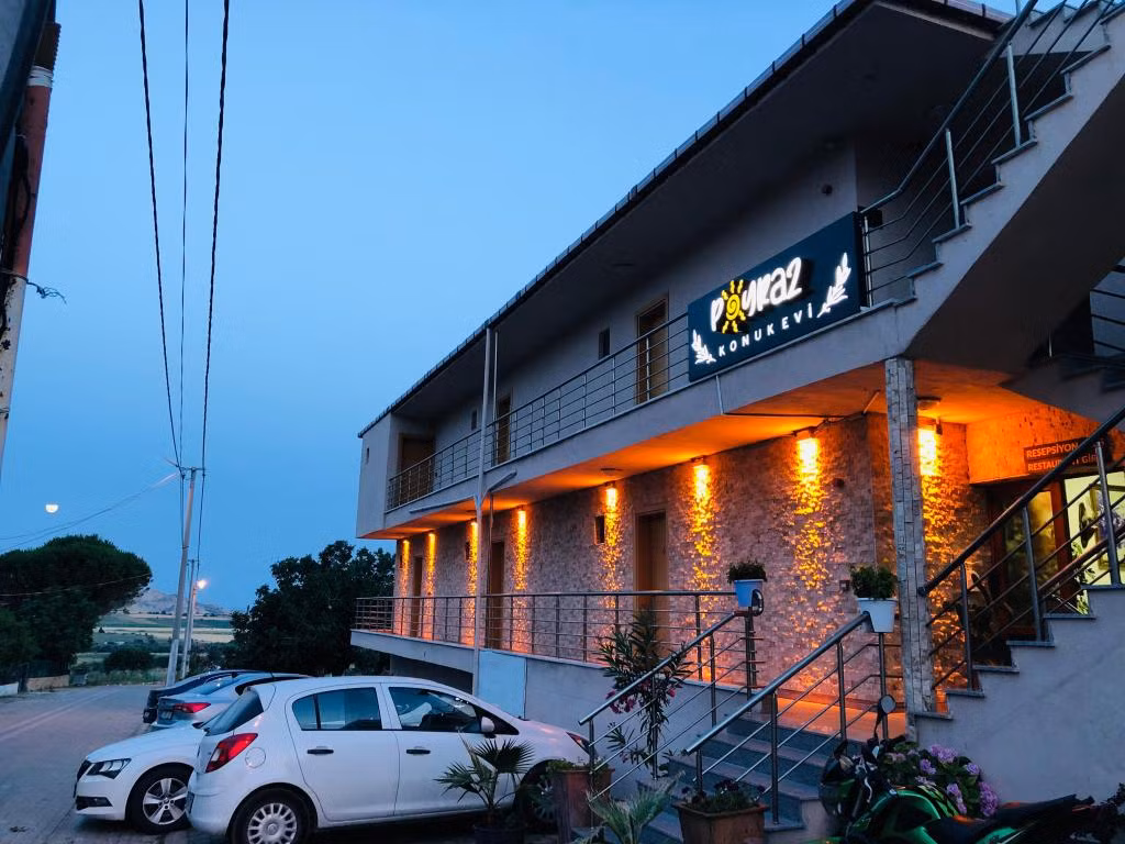 Poyraz Konuk Evi — 2