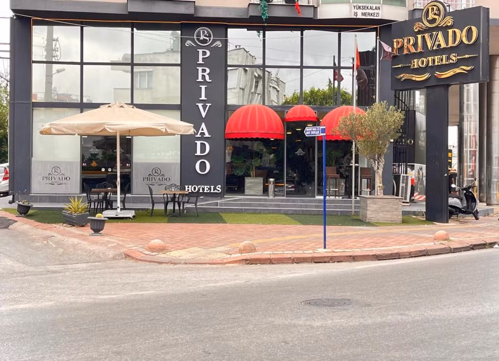 Privado Hotels