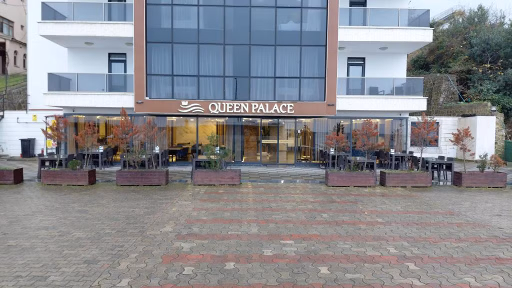 Queen Palace Hotel — 4