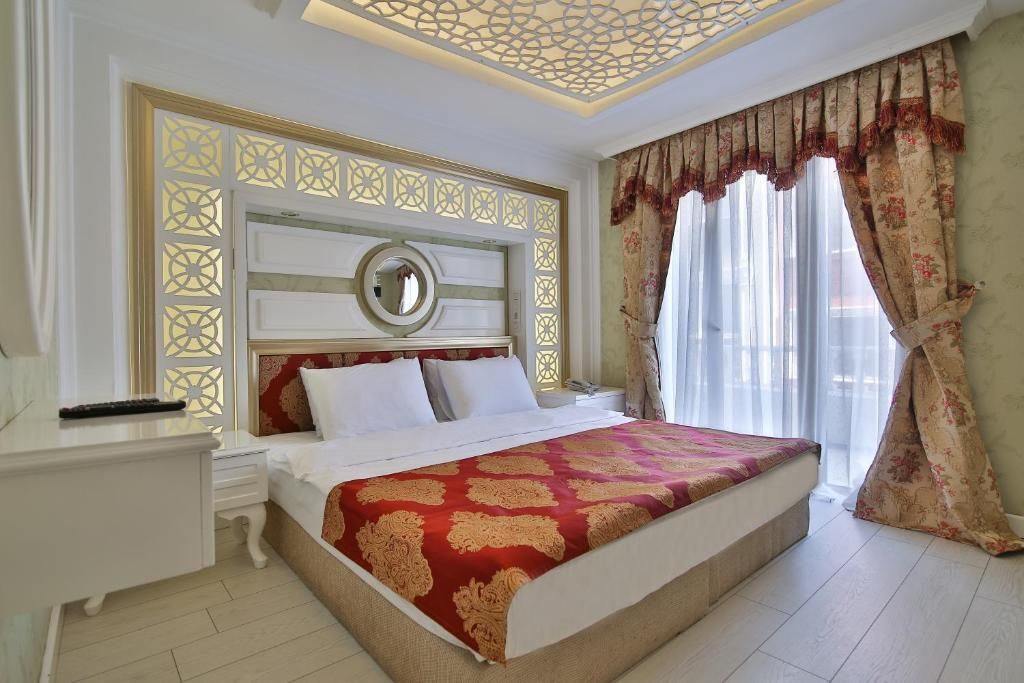 Queens Land Hotel — 9