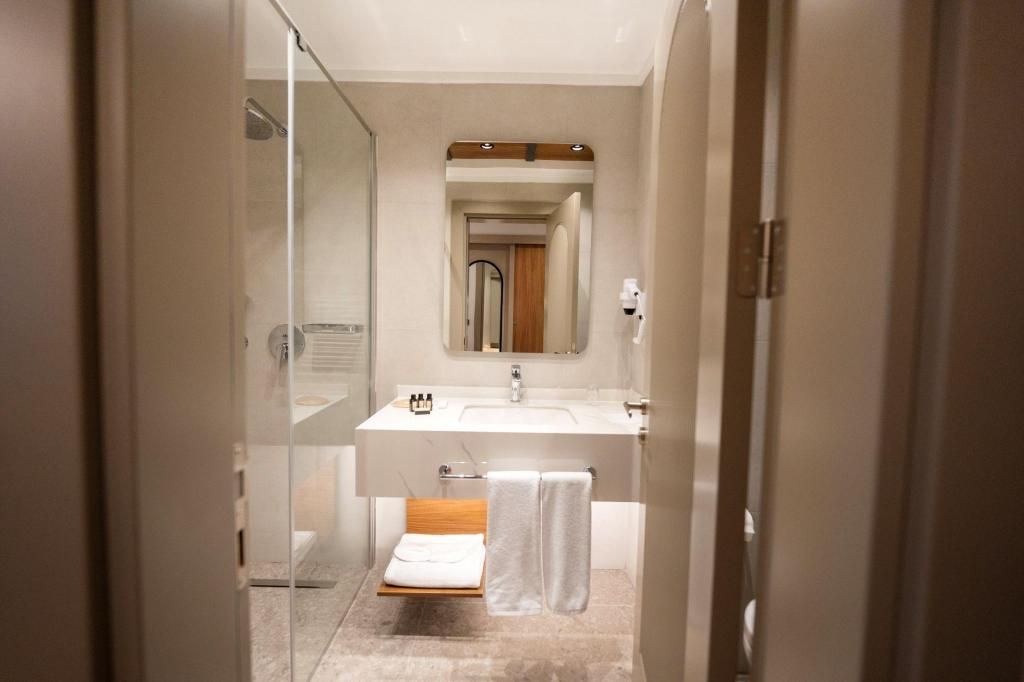 Reiwa Business Hotel — 7