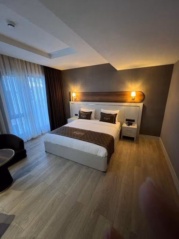 Roccia DownTown Otel — 7
