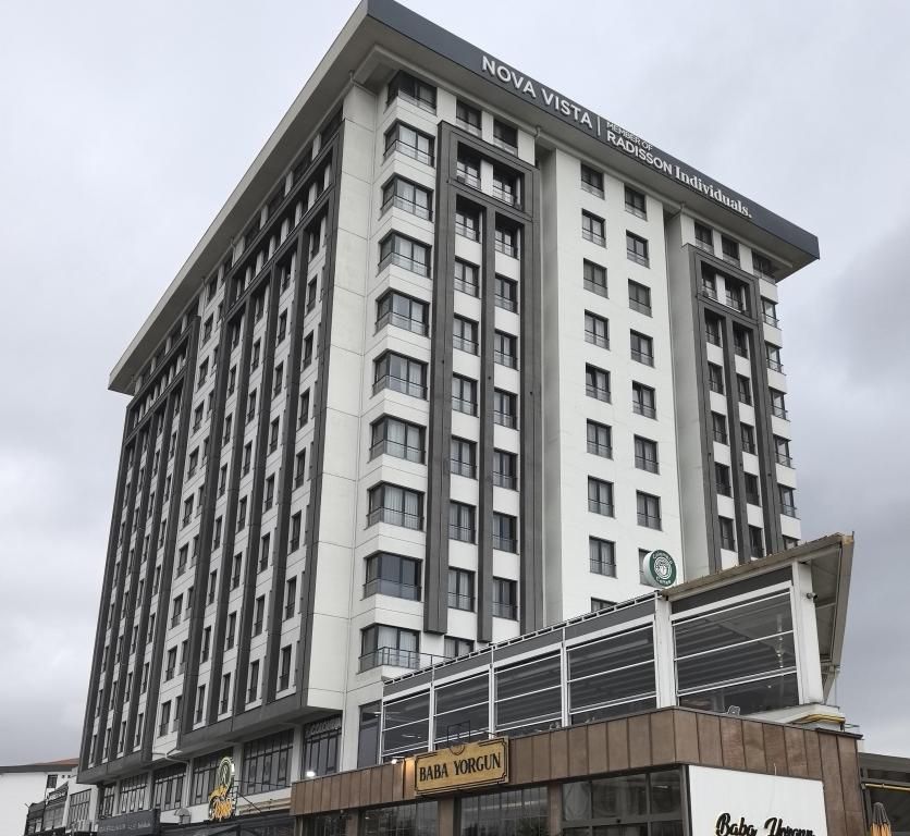 Radisson Individuals Nova Vista Deluxe Hotel and Suites