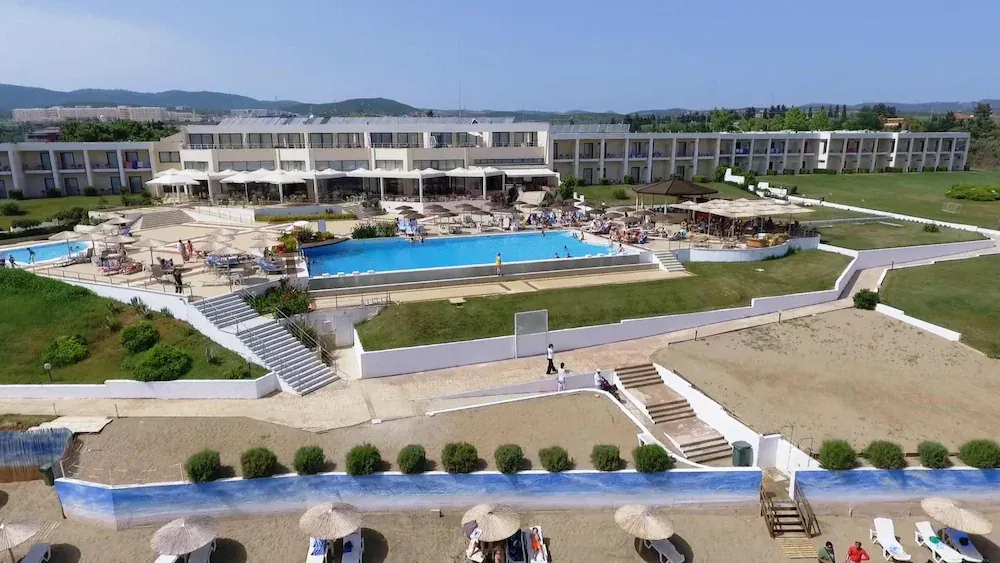 Ramada Plaza by Wyndham Thraki — 7