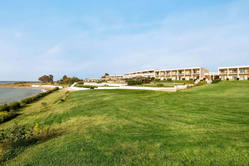 Ramada Plaza by Wyndham Thraki — 8