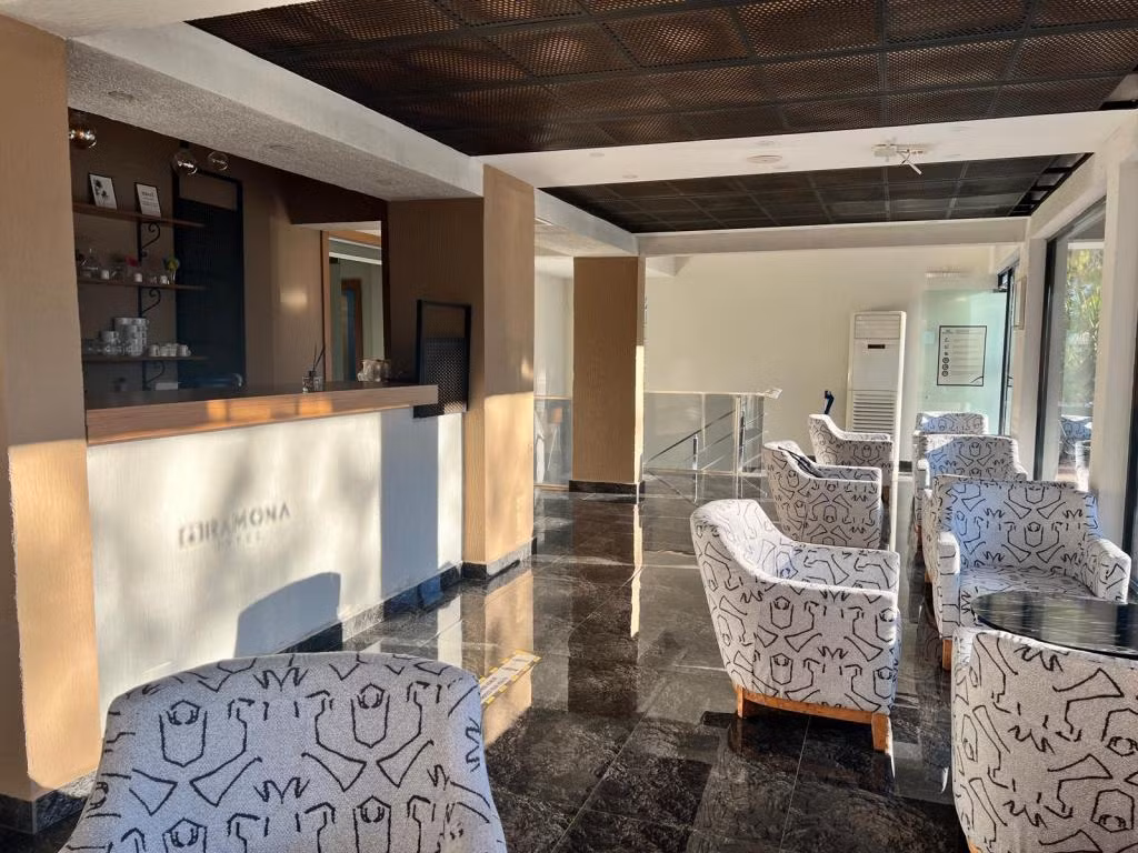Ramona Lara  Hotel — 5