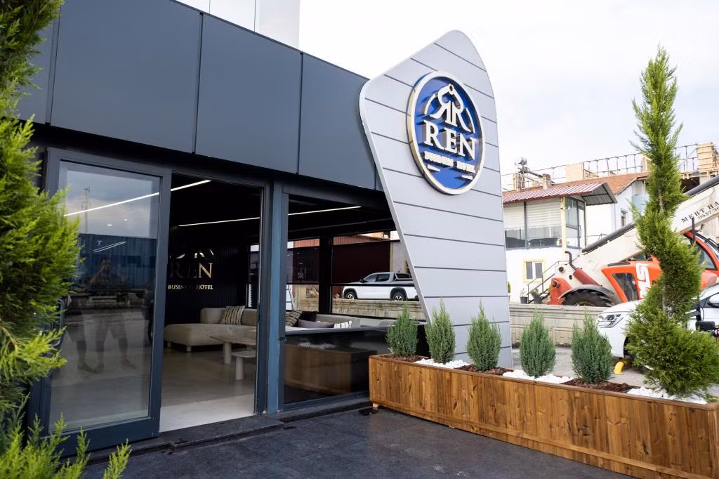 Ren Business Hotel