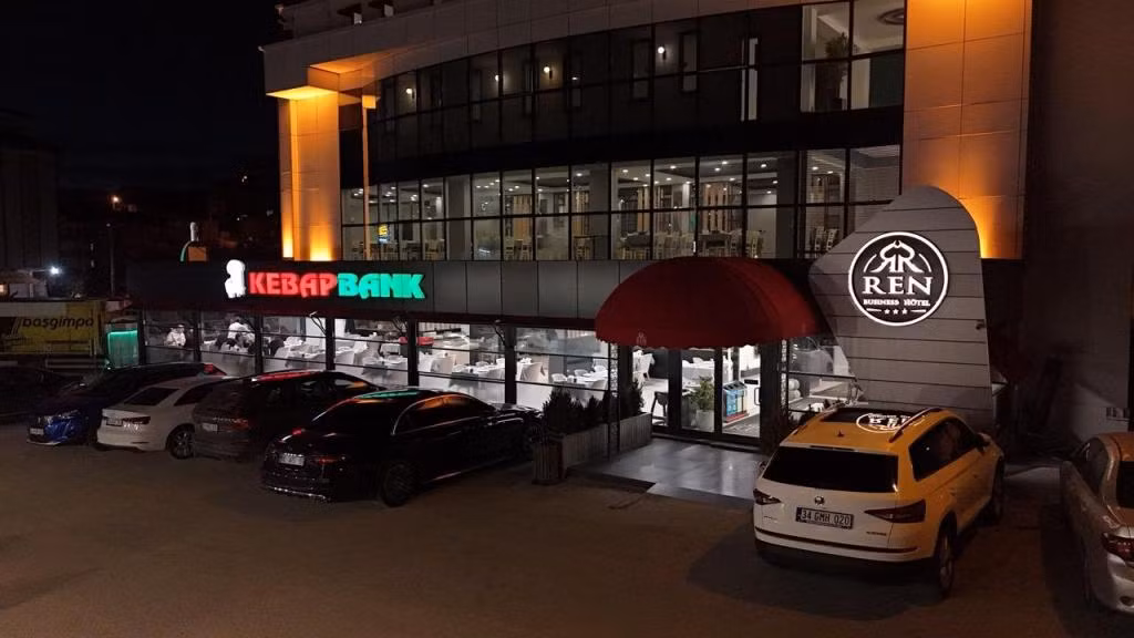 Ren Business Hotel — 2