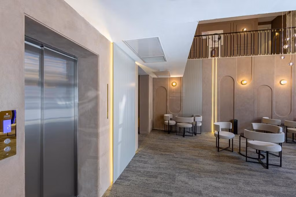 Reo Hotel — 4