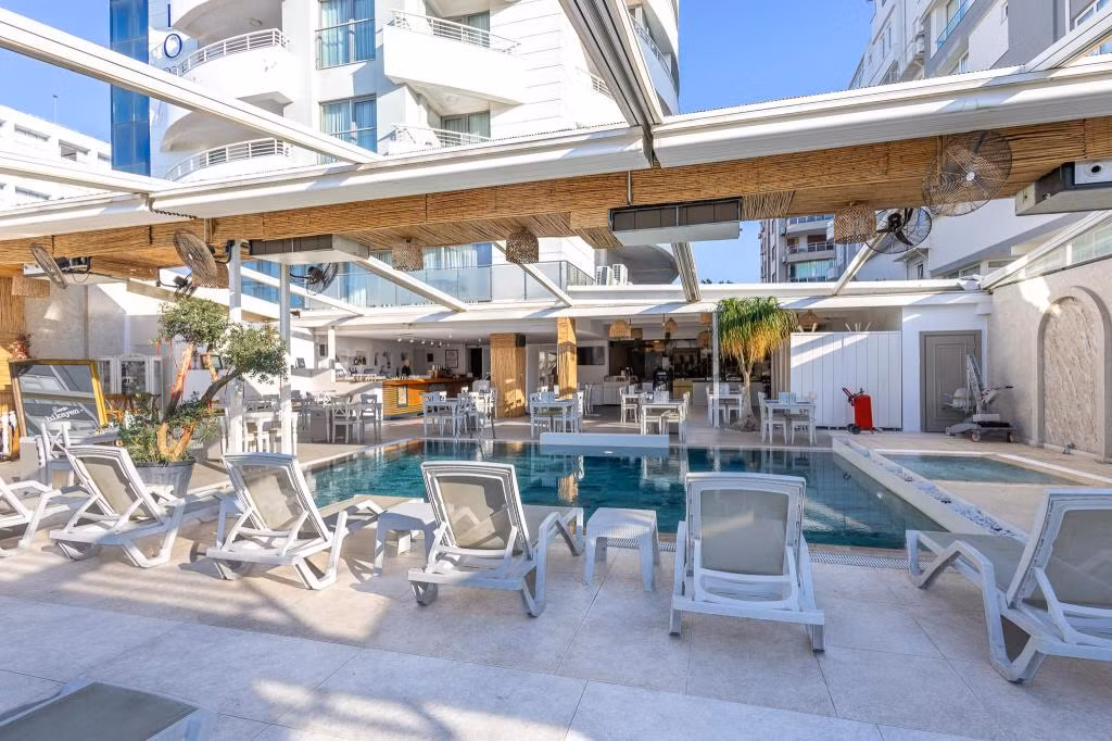 Reo Hotel — 6