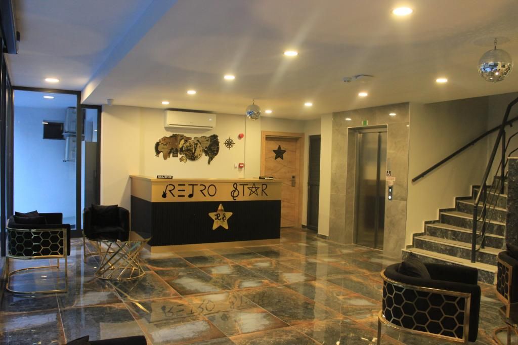 Retro Star Suites — 5