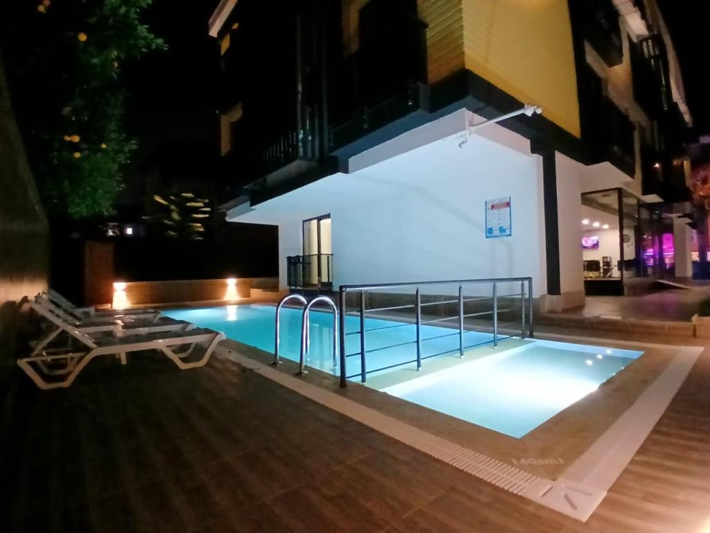 Retro Star Suites — 9