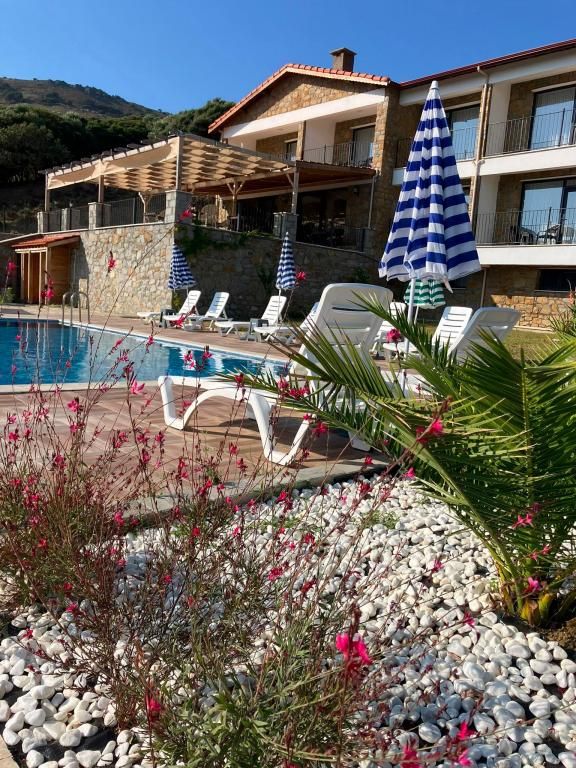 Rigani Gökçeada (+14) — 10